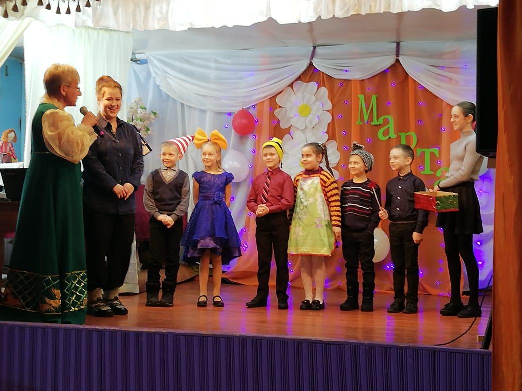 Праздничный концерт ко дню 8 марта