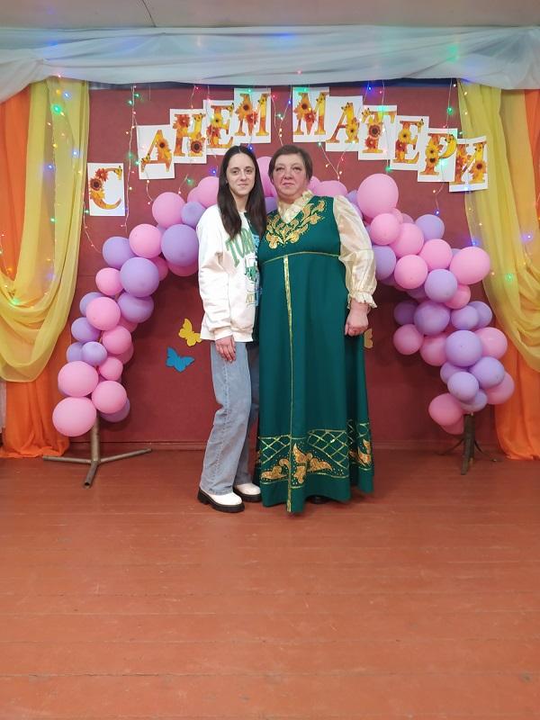 <strong><strong>Материнское сердце - источник любви</strong></strong>