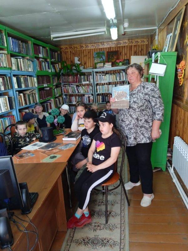 Меня учил любить Россию Пушкин